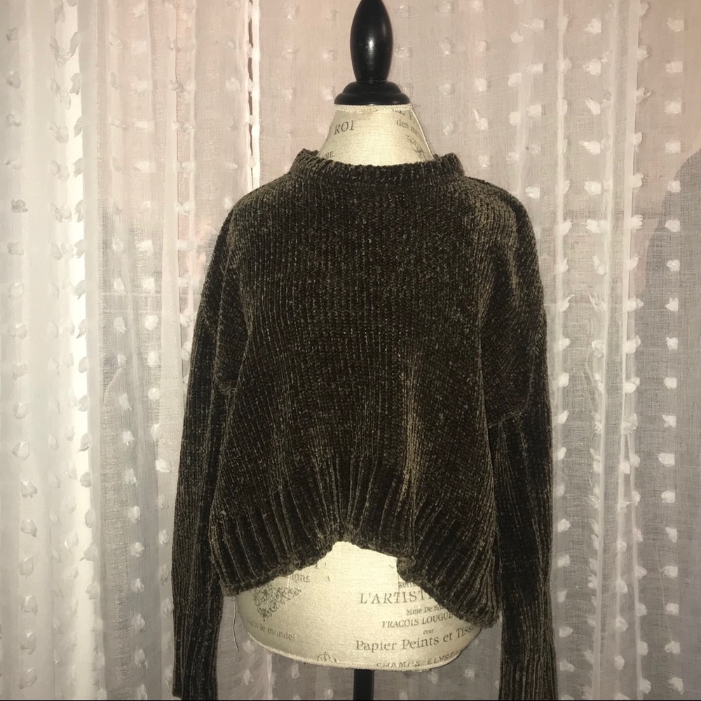 Green oversized sweater